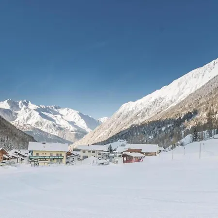 Apartment In With Garden *