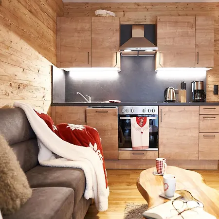 In With Garden Apartment