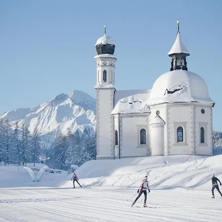 In With Garden Apartment
