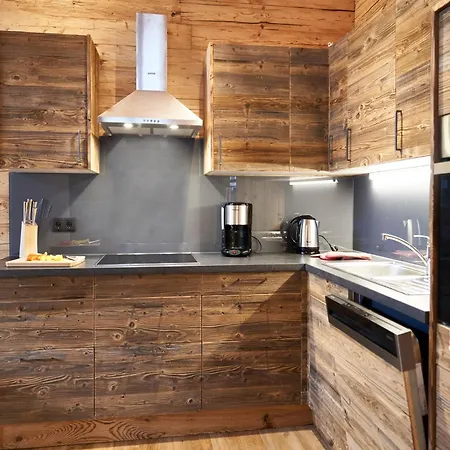 Appartement In With Garden